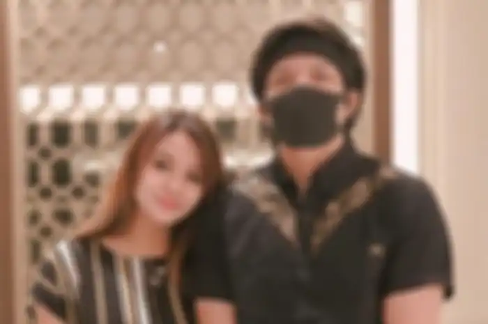 Merasa Muak Karena Sang Tunangan Selalu Digoda Cewek Seksi, Aurel Hermansyah Langsung Naik Pitam hingga Tuliskan Pesan Menohok untuk Sosok yang Selalu Dambakan Atta Halilintar: yang Halu Biarlah Halu!