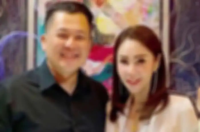 Femmy Permatasari menikah lagi dengan pengusaha kaya beranak 3