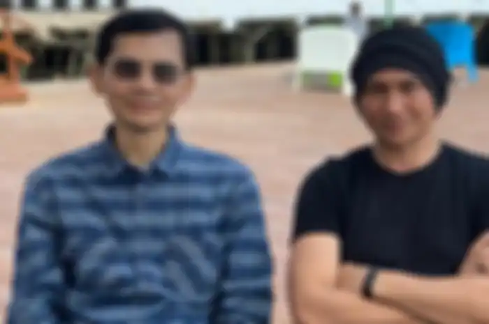 Hadi Pranoto (kiri)  Anji Manji (kanan)