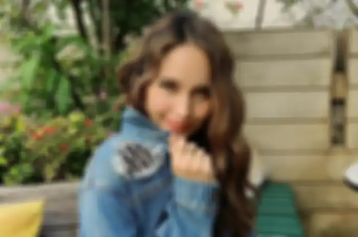 Cinta Laura