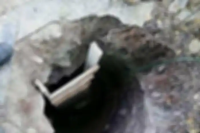 Terowongan hasil galian ibu yang ingin membebaskan putranya dari penjara.