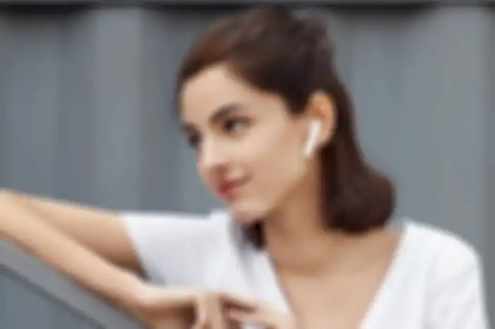 Mi True Wireless 2 Basic yang diluncurkan di pasar Indonesia pada hari Kamis (13/8) untuk memperingati 10 tahun berdirinya Xiaomi.