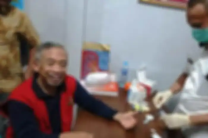 Pelawak Nurul Qomar harus merasakan hidup di balik jeruji besi usai terjerat kasus pemalsuan ijazah. 