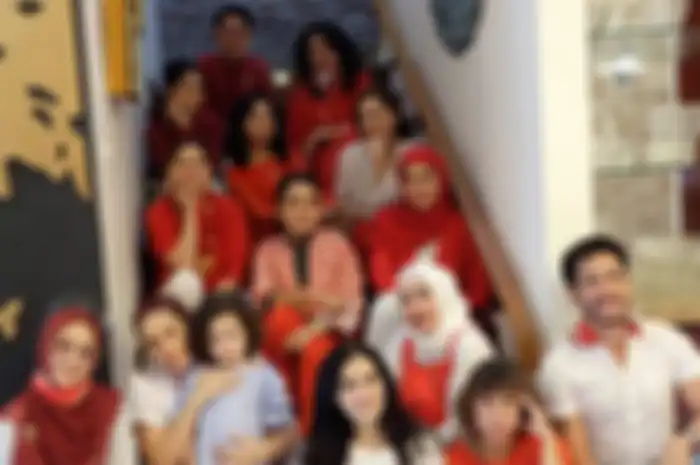 Arisan bareng rekan satu geng, perlakuan tak terduga Ibu-ibu sosialita terhadap Ussy Sulistiawaty terbongkar