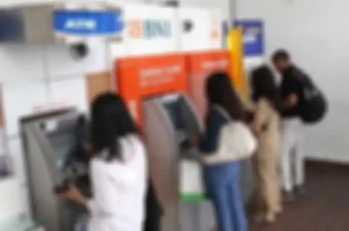 Ilustrasi cek saldo rekening di ATM