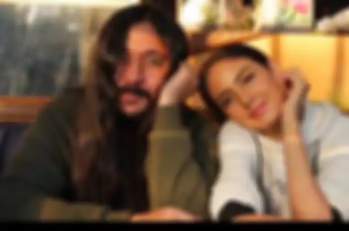 Kebersamaan Aurelie Moeremans dan Ello