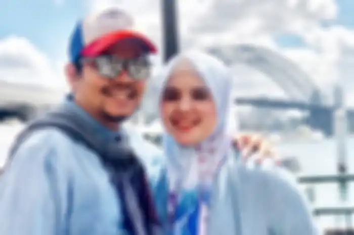Indra Bekti dan istrinya, Aldila Jelita