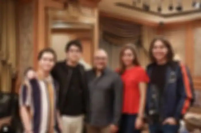 Kebersamaan Irwan Mussry dan ketiga anak Maia Estianty, Al El Dul