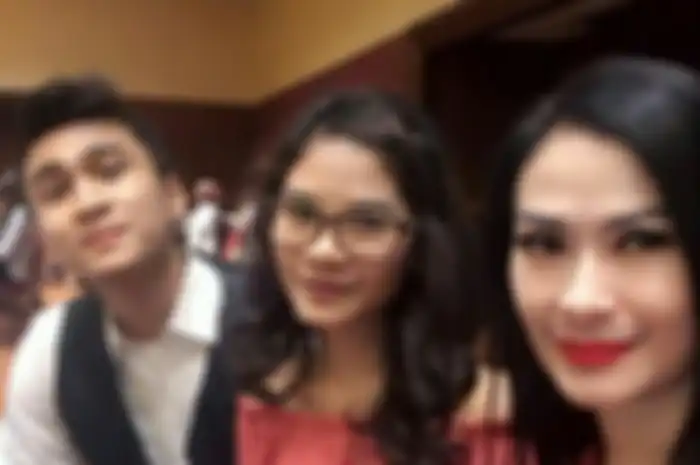 Iis Dahlia bersama Lutfi Agizal dan Salshadilla Juwita
