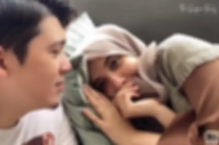 Zaskia Sungkar manja pada Irwansyah