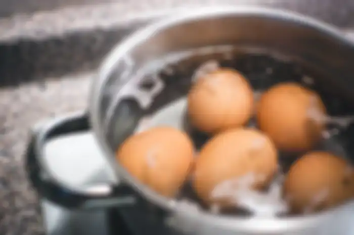 merebus telur