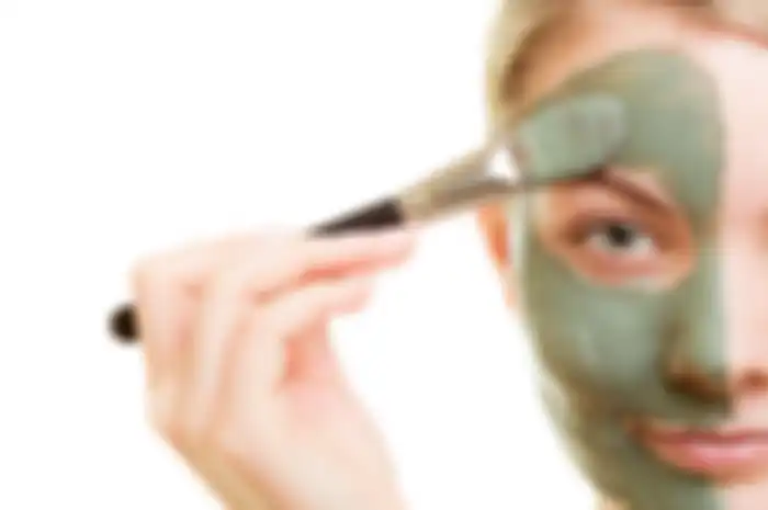 Rekomendasi masker mugwort terbaik buat atasi jerawat dan bikin kulit makin halus