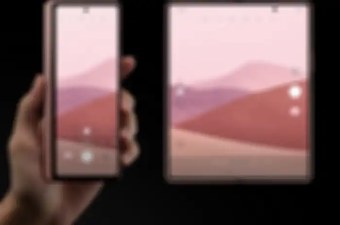 Galaxy Z Fold2 kondisi layar terlipat dan terbuka