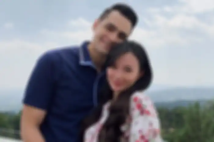 Asmirandah dan Jonas Rivanno
