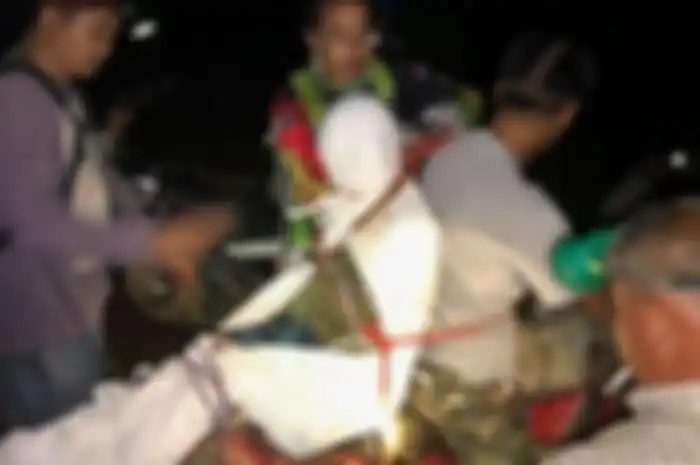 Viral jenazah diikat diatas motor