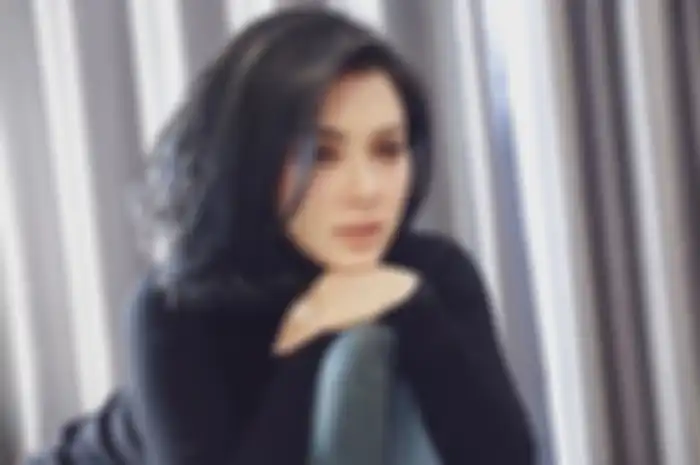 Syahrini jadi omongan netizen usai kepergok punya baju kembaran dengan Melania Trump