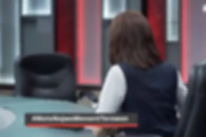 Najwa Shihab saat wawancarai kursi kosong