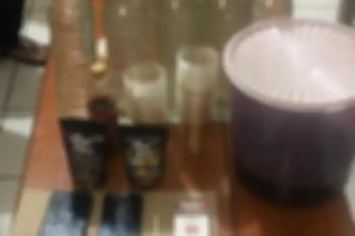 Kepolisian Polres Bogor mengamankan 33 remaja karena kedapatan mengonsumsi obat terlarang di sebuah Villa di Kecamatan Ciampea, Kabupaten Bogor, Jawa Barat, Minggu (4/10/2020)