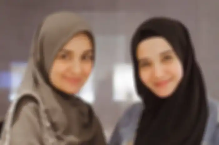  Zaskia Sungkar dan Shireen Sungkar 