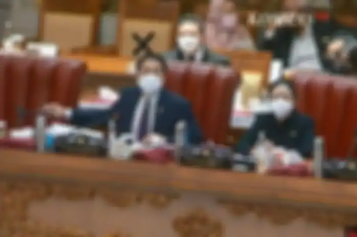 Puan Maharani, yang menjadi Ketua DPR RI  Saat memimpin rapat