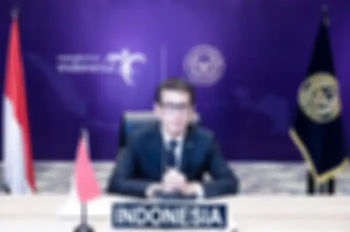 Menteri Pariwisata dan Ekonomi Kreatif/Kepala Badan Pariwisata dan Ekonomi Kreatif Wishnutama Kusubandio mengikuti pertemuan Menteri Pariwisata G20 secara daring.
