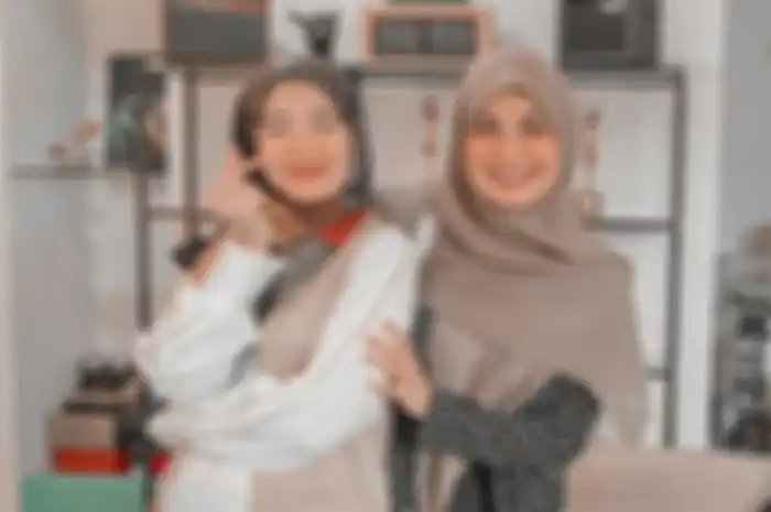 Zaskia Sungkar dan Shireen Sungkar 