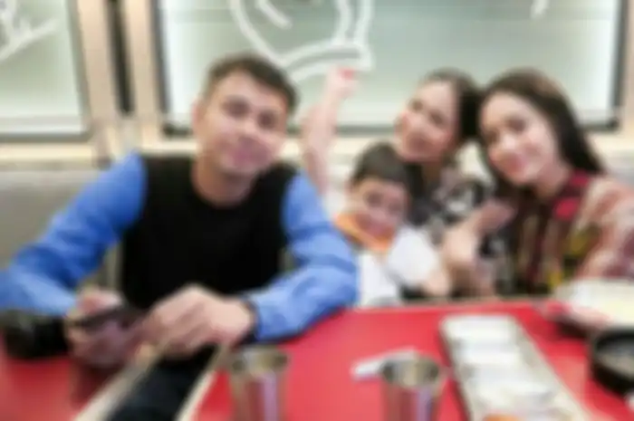 Raffi bersama Nagita dan Caca Tengker