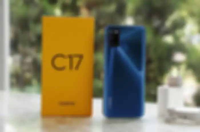 realme C17 warna biru dan box penjualan