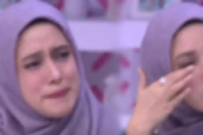 Fairuz A Rafiq menangis