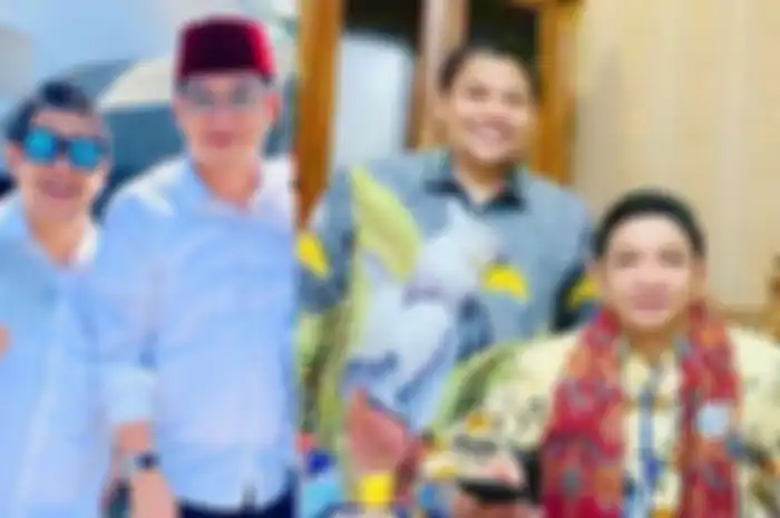 Adik Pasha Ungu, Helmi Said