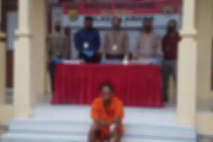 Pelaku pembunuhan dan pemerkosaan di Aceh Timur, Samsul Bahri, saat konferensi pers di Polres Langsa pada Selasa (13/10/2020) siang