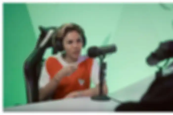 Nikita Mirzani dalam kanal YouTube Atta Halilintar, Kamis (15/10/2020). Nikita mengaku masih betah menjanda. 