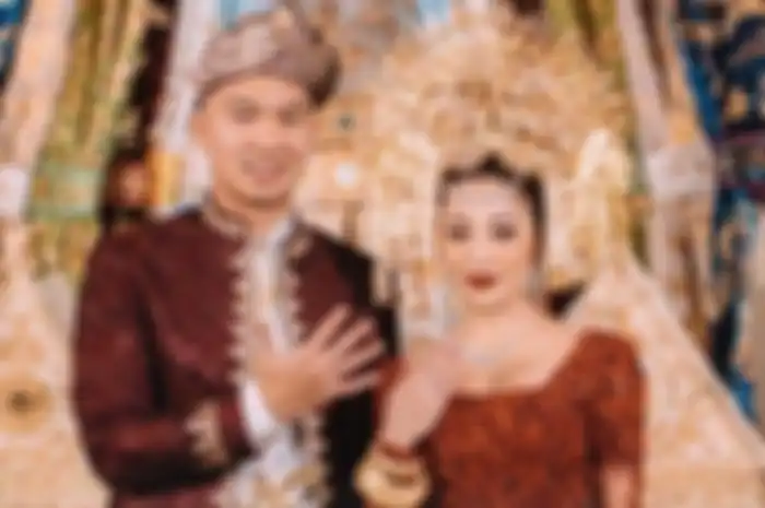 Nikita Willy dan Indra Priawan saat akad nikah digelar di Waringin Permai, Jatiwaringin, Jakarta Timur, Jumat (16/10/2020). 