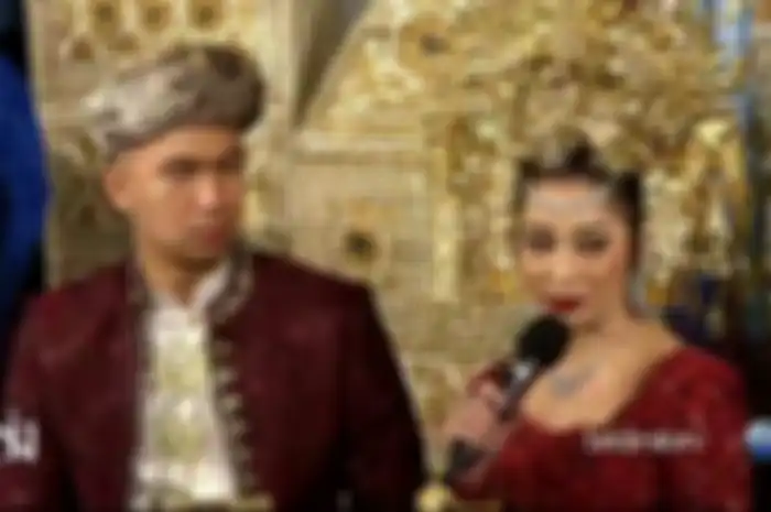 Nikita Willy akhirnya resmi menikah dengan Indra Priawan Djokosoetono, Jumat (16/10/2020). Pernikahan tersebut digelar di kediaman Nikita Willy di kawasan Jakarta Timur. 