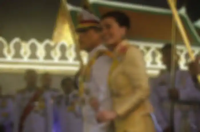 Raja Vajiralongkorn dan ratu Suthida.