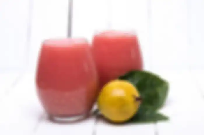Benarkah Minum Jus Jambu Ampuh Sembuhkan Demam Berdarah? Simak Faktanya!