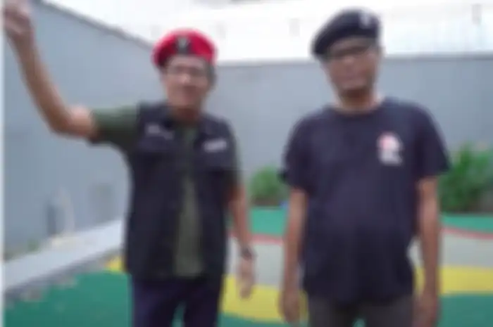 Andre Taulany saat menyambangi rumah Soleh Solihun