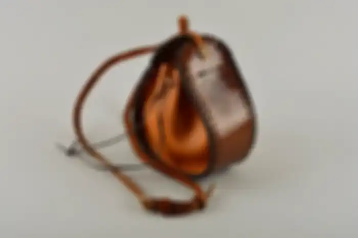 Tas berbahan kulit