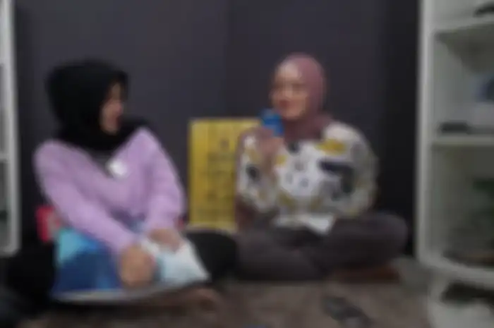 Nathalie Holscher dan Putri Delina main truth or truth