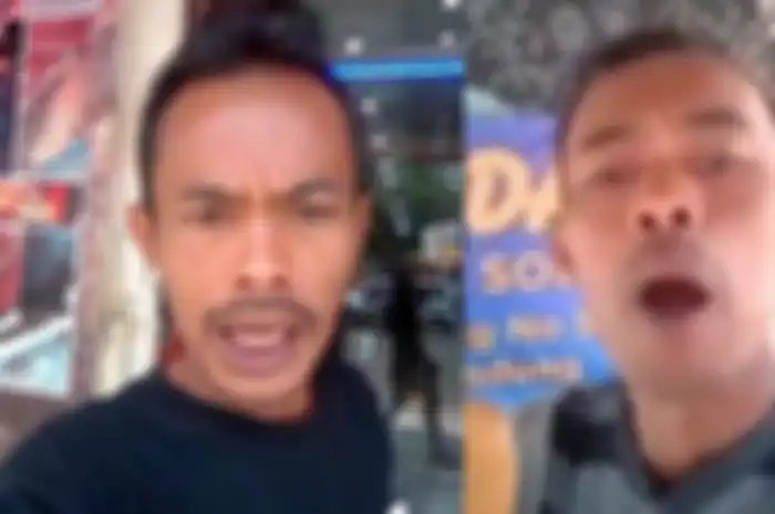 Ade Londok belum juga menikah di usia 42 tahun. 