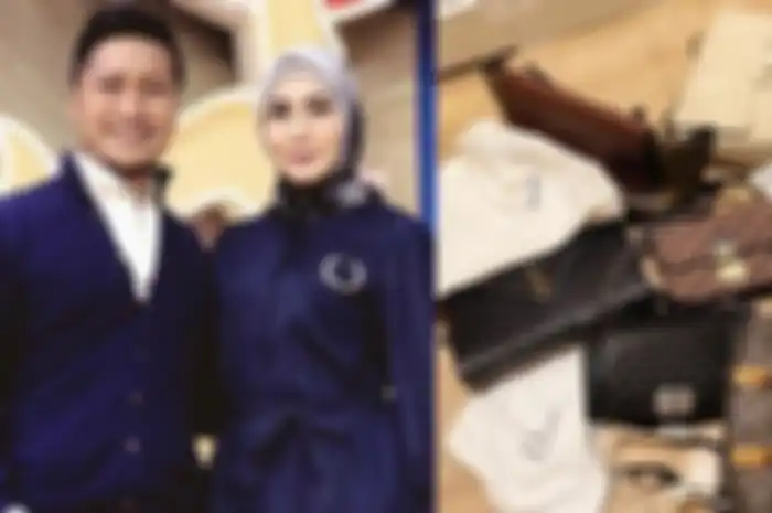 Arie Untung buang tas-tas mahal sebagai aksi boikot Prancis.