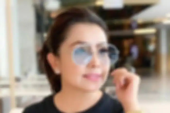 Kecantikannya tak pernah luntur meski usianya hampir setengah abad, potret lawas nan seksi Mayangsari jadi sorotan