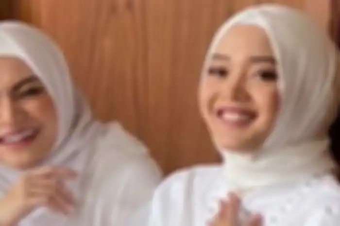 Nathalie Holscher dan Putri Delina