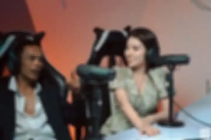Ade Londok dan Devina Ciputri 