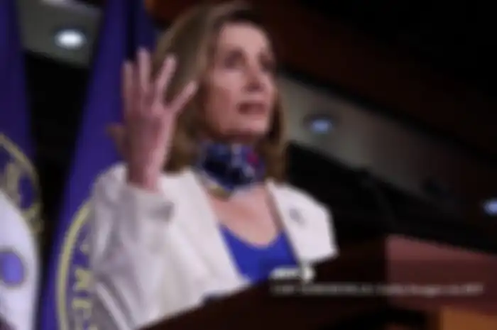 Ketua DPR Nancy Pelosi berbicara kepada wartawan selama konferensi pers mingguannya di House Visitors Center di Capitol AS pada 01 Oktober 2020 di Washington, DC 