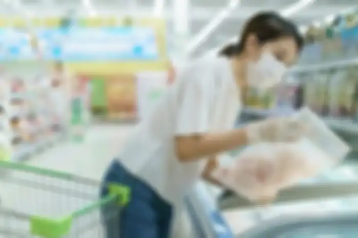 Chest freezer untuk membekukan manakan di rumah dan keperluan wirausaha.