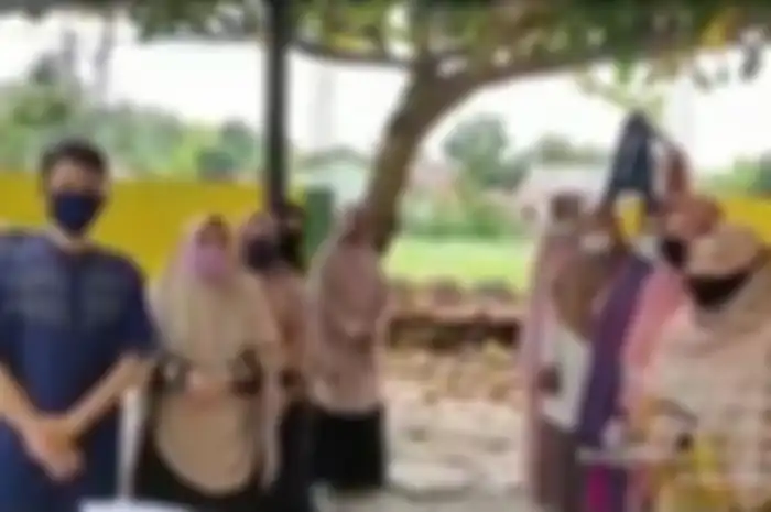 Tangkapan layar video viral para guru SD Taruna Islam yang meminta tolong kepada Kapolri dan Presiden, karena sekolah mereka dirusak oknum di Jalan Melur Indah, Kelurahan Tangkerang Timur, Kecamatan Tenayan Raya, Kota Pekanbaru, Riau, beberapa waktu lalu.