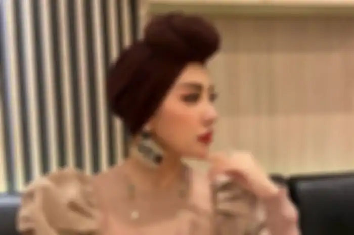 Tajir Melintir, Artis Ini Pernah Lalui Masa Sulit Saat Sang Ibu Jualan Bubur, Kini Bisa Tinggal di Apartemen Mewah Lengkap dengan Segala Fasilitas Berbintang