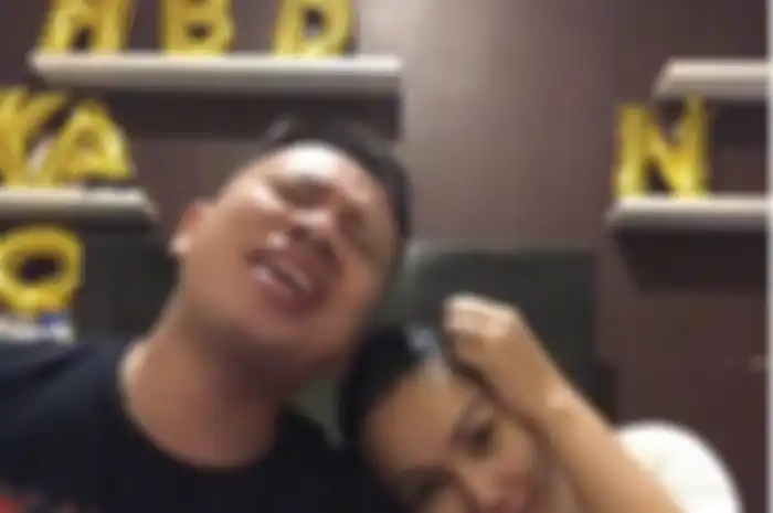 Vicky Prasetyo dan Kalina Ocktaranny