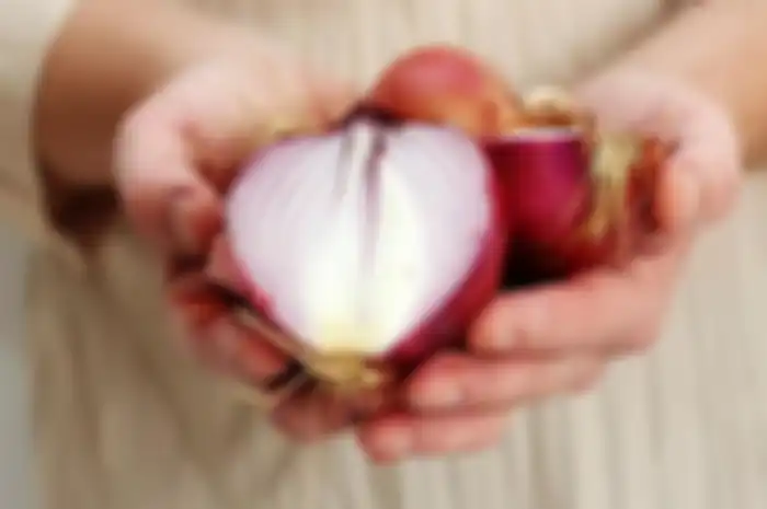 Baru sehari makan bawang merah mentah, pria ini merasakan perubahan pada tubuhnya